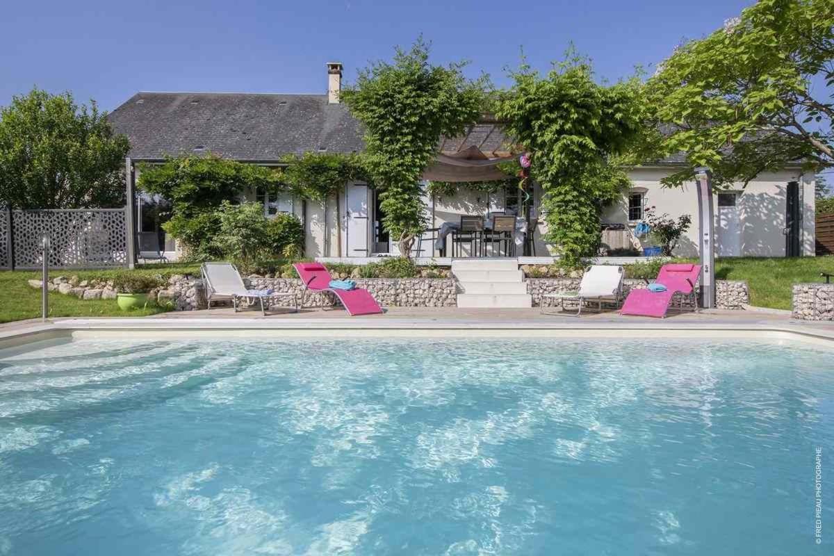Au Coeur Du Bien-Etre, Gite Avec Piscine Chauffee Et Couverte, Spa, Sauna, Massages 몽토우 외부 사진